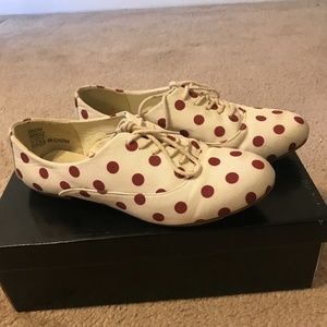 Polka dot Oxford flats